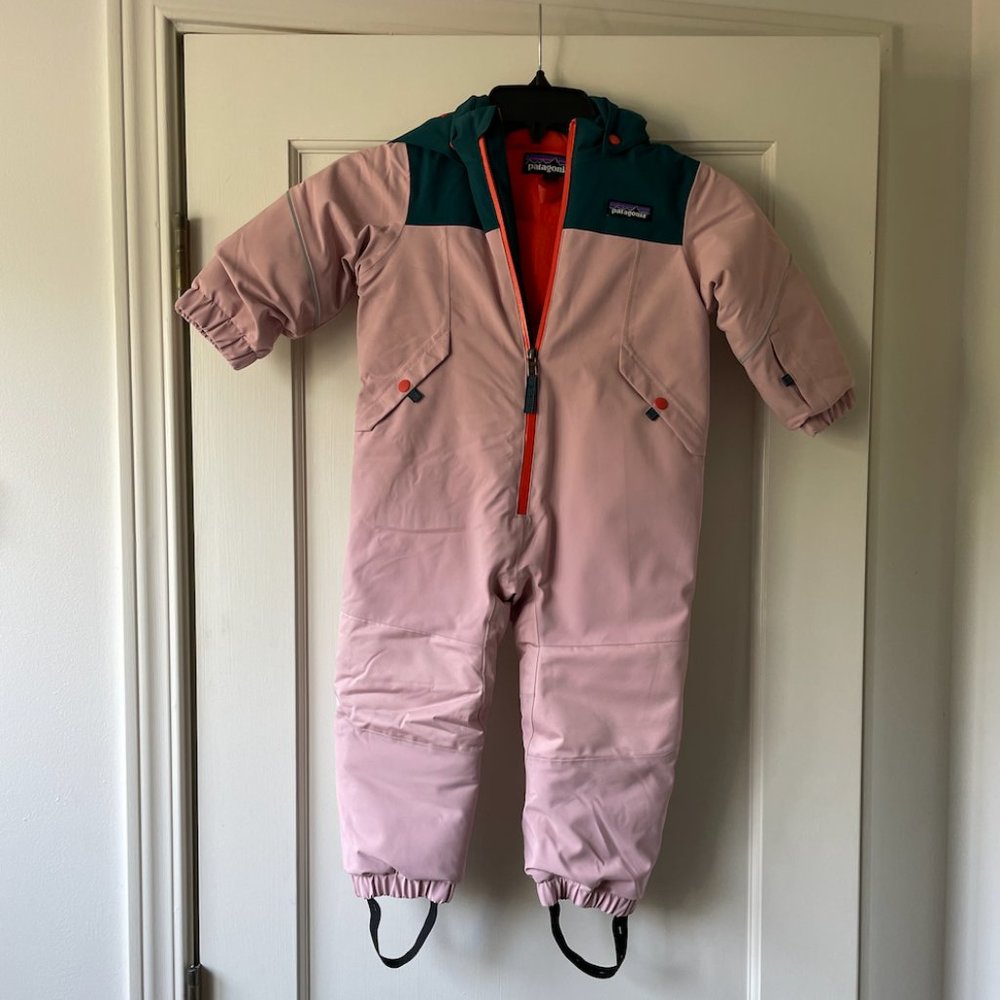 LIKE NEW Patagonia Baby Snow Pile One-Piece Snowsuit Fuzzy Mauve 12-18 Months